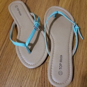 NWOT Blue Strap Flip Flops